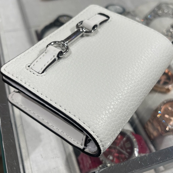 MICHAEL KORS Carson Small Pebbled Leather Wallet
Optic White 
NWT - Picture 3 of 16